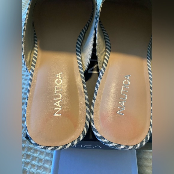 Gently worn Nautica Labella mule slides. Blue and white striped chic pointy toe - Picture 5 of 7
